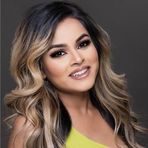 Meet your Posher, Simone